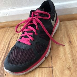 Pink Nike flex 2014 sneakers